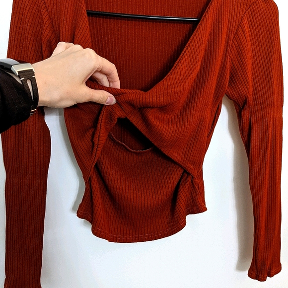 ASOS criss-cross crop top - Picture 2 of 4